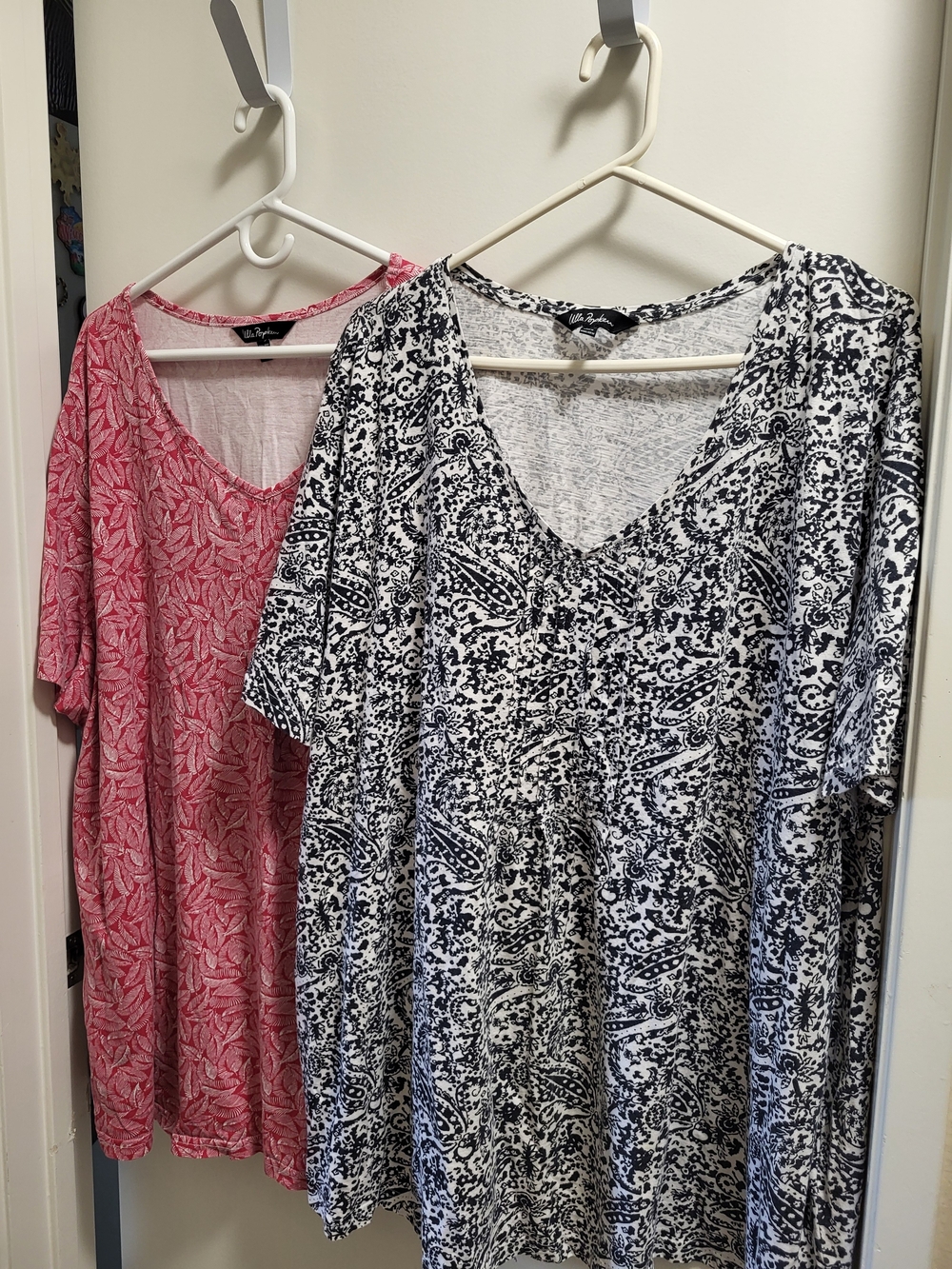 2 Ulla Popken Women Plus 28/30 Black & White Paisley Top with Red Leaf-Print Tee